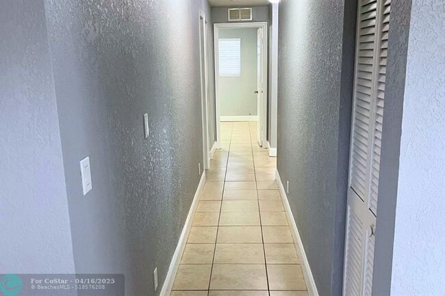 Photo - 840 SW 14th St Apartment