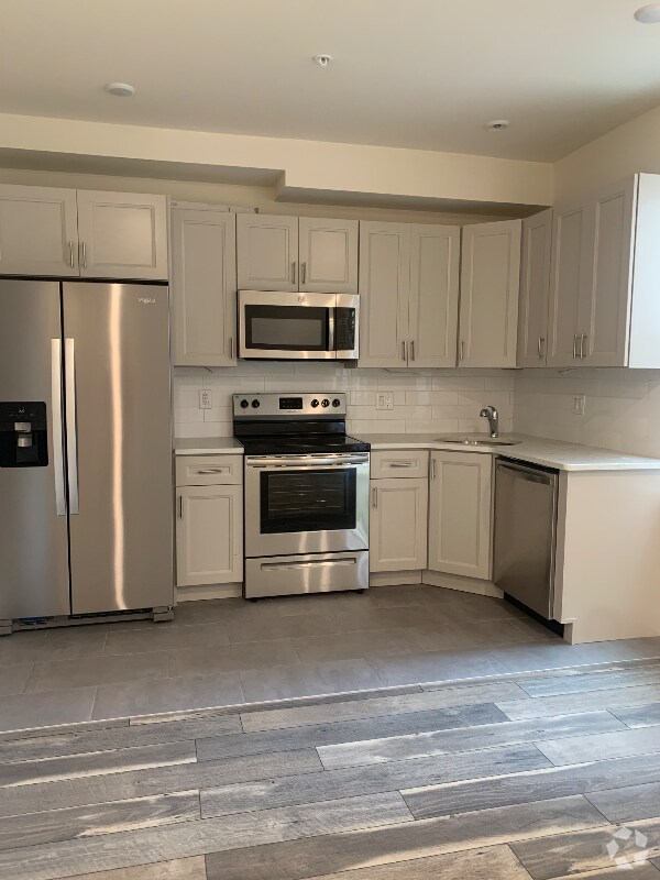 Building Photo - 4017 Baring St Rental