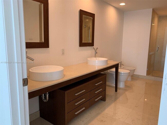 Photo - 475 Brickell Ave Unit 315