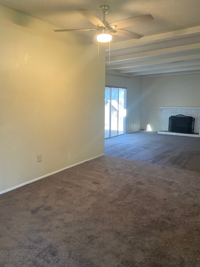 8547 La Riviera Dr