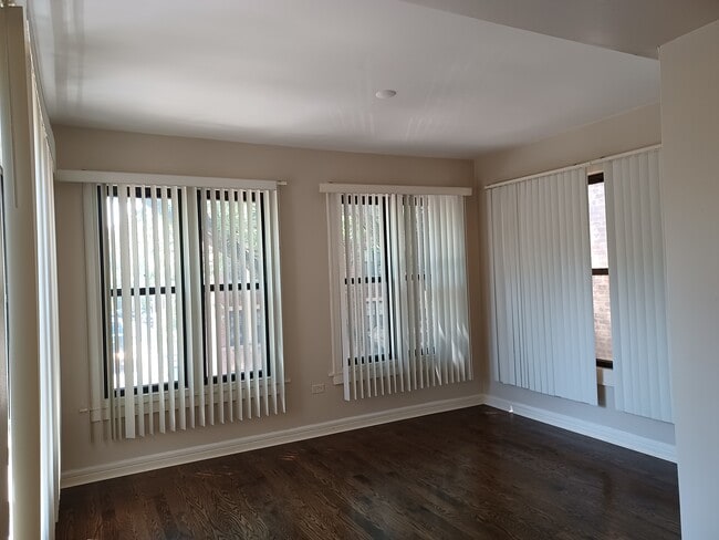 Photo - 5311 S Maryland Ave Unit Apt 2