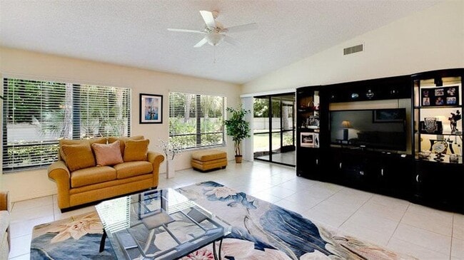 Photo - 7893 Timberwood Cir