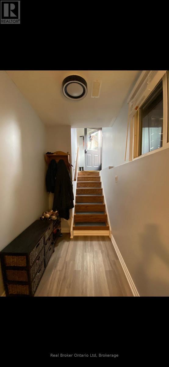 Photo - 1819 Old Second Rd S