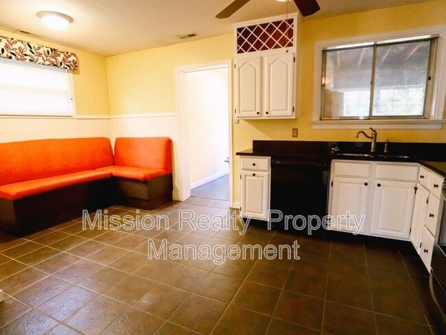 Photo - 8702 Greycliff Rd