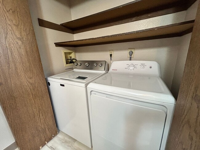 Photo - Two Bedroom Condo in Aiea Unit 1268-V