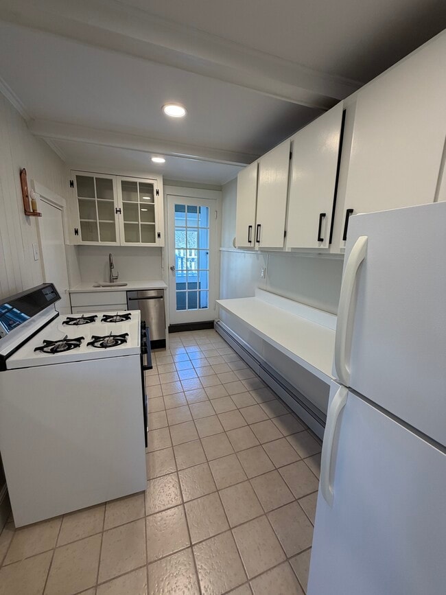 Building Photo - 19 Irving St Unit #3-J