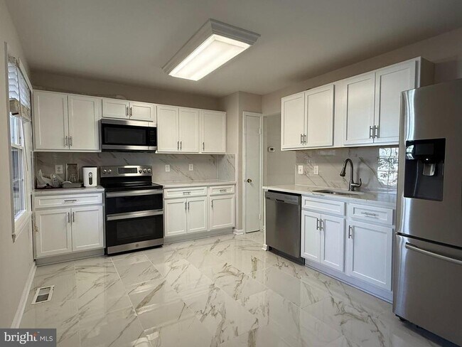 Photo - 3875 Bradwater St