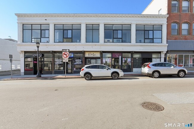 Photo - 215 Bank St Unit 3