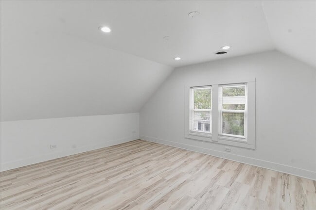 Photo - 2607 W Haddon Ave Unidad 3F