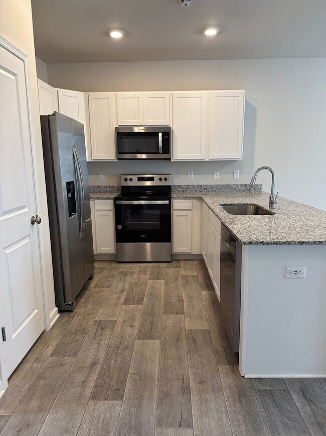 Photo - 427 Tevis St