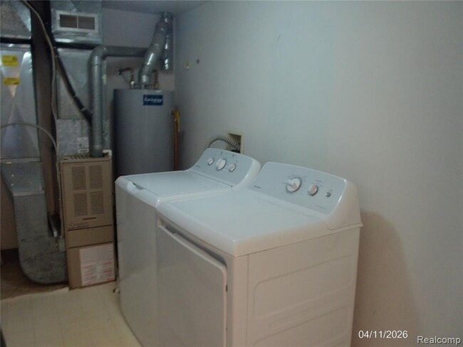 Photo - 50450 Bay Run N