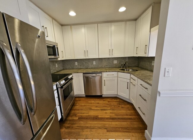 Photo - 180 Marlborough St Unit 4