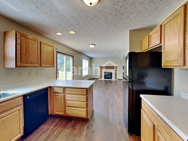 Photo - 160 Harvard Loop