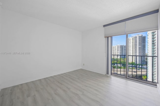 Photo - 19355 Turnberry Way Unit 15g