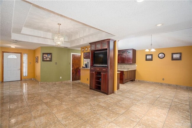 Photo - 21 Crown Pointe Blvd