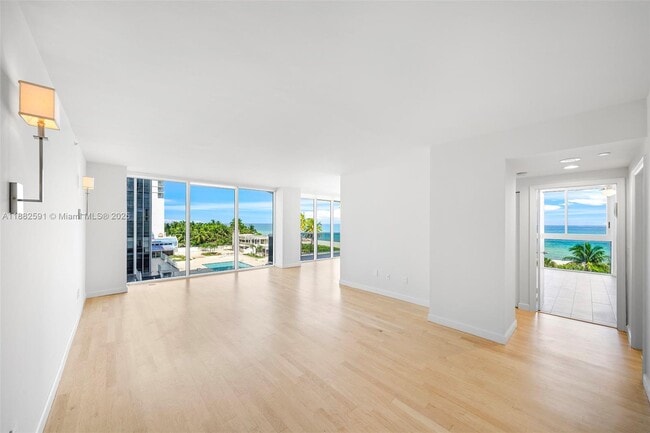 Building Photo - 4779 Collins Ave Unit 501 Rental