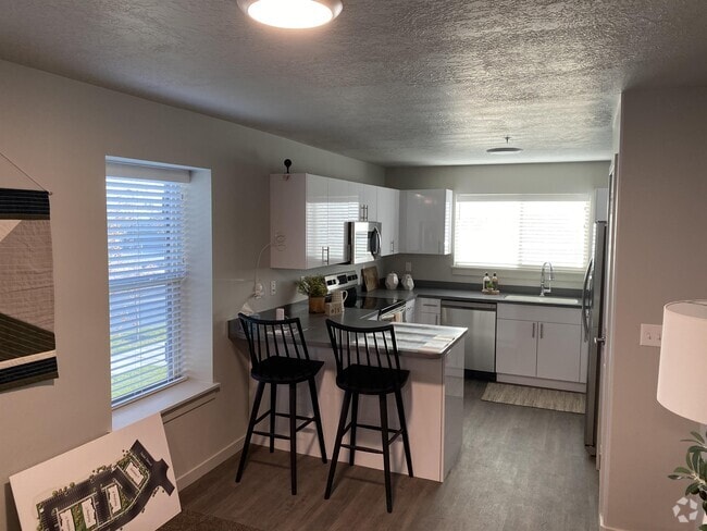 Building Photo - 67 W 600 S Rental