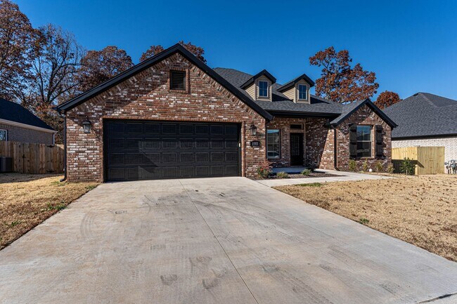 Photo - Four Bedroom Home In Fayetteville!!
