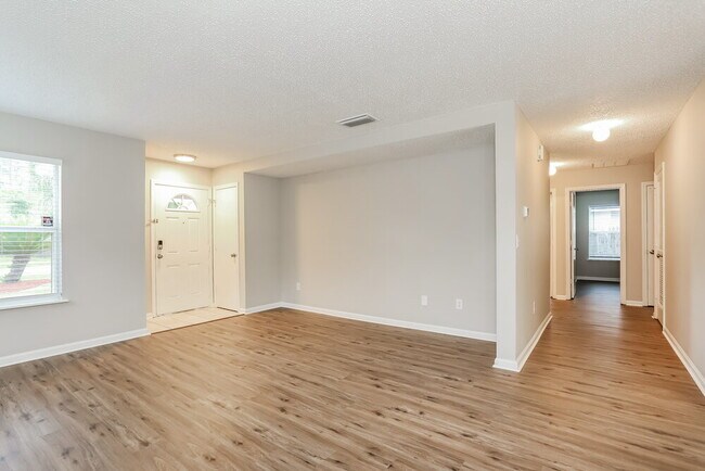 Photo - 5736 Birds Nest Ln