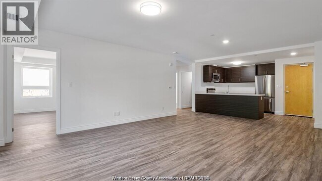 Photo - 1611 Banwell Rd Unité 317