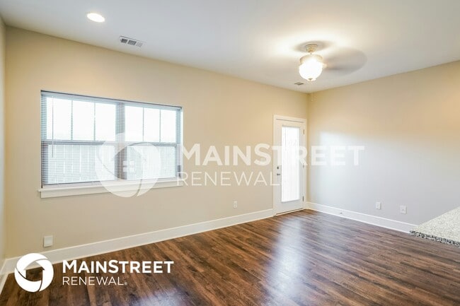 Photo - 122 Hartsville Ct