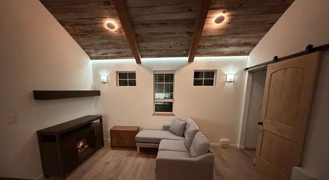 Photo - 1807 Creekwood Dr