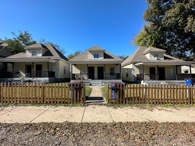 Building Photo - 910 S 19th St Unit A