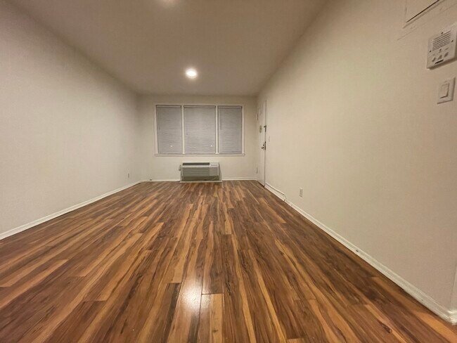 Photo - 215 W Broadway Unit M2