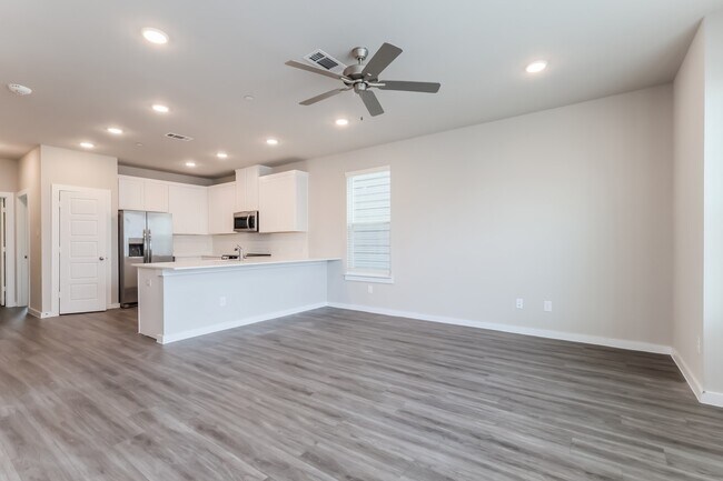 Photo - 18412 Idyllic Aly