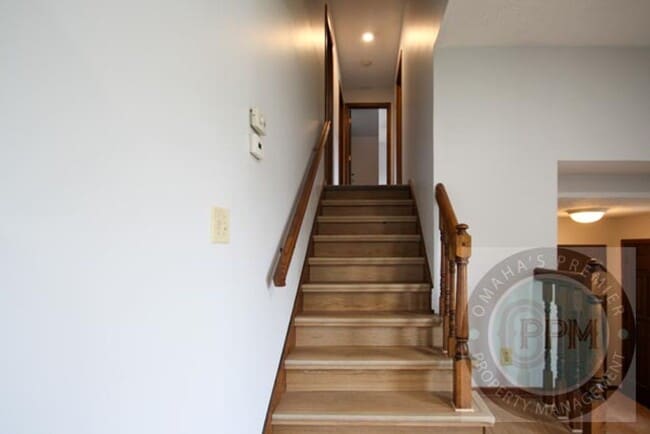 Photo - 3Bd/4Ba in Omaha, NE | Cul-de-sac