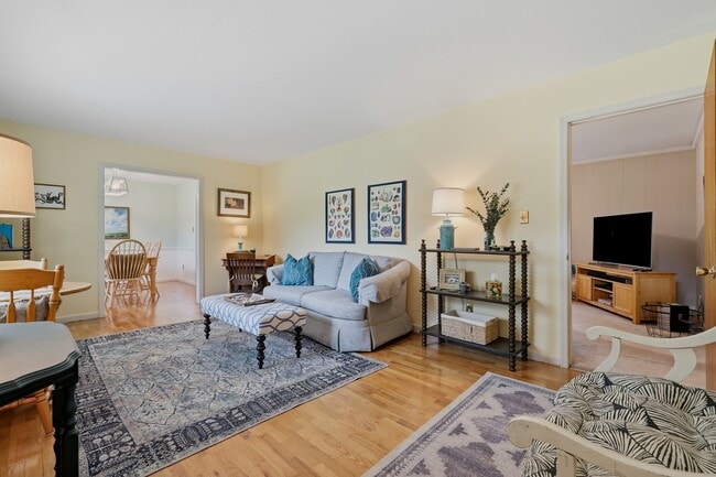 Photo - 210 Madeline Dr