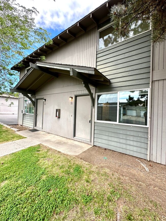 Photo - 1632 SW Lava Ave Unit L1632-51