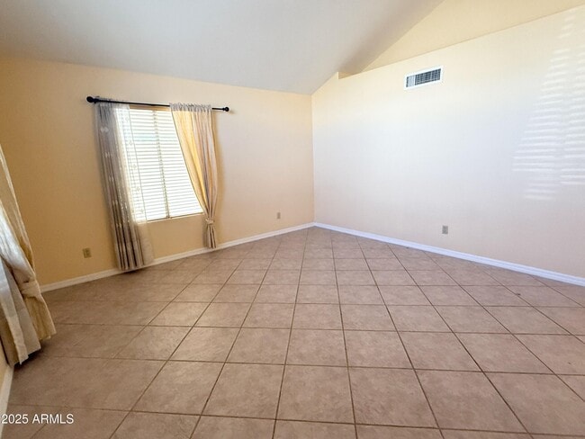 Photo - 694 N Longmore St