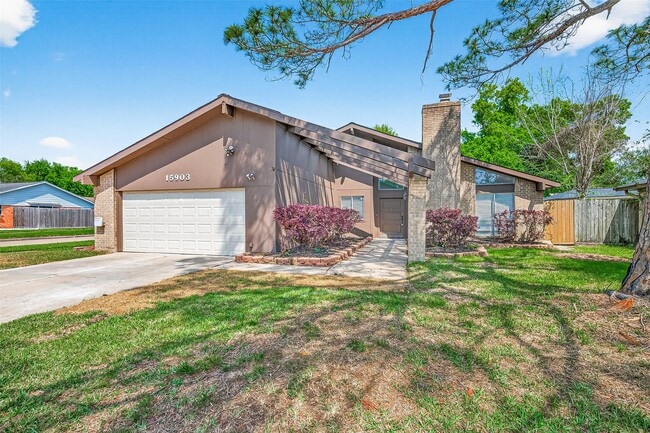 Building Photo - 15903 Hickory Knoll Dr