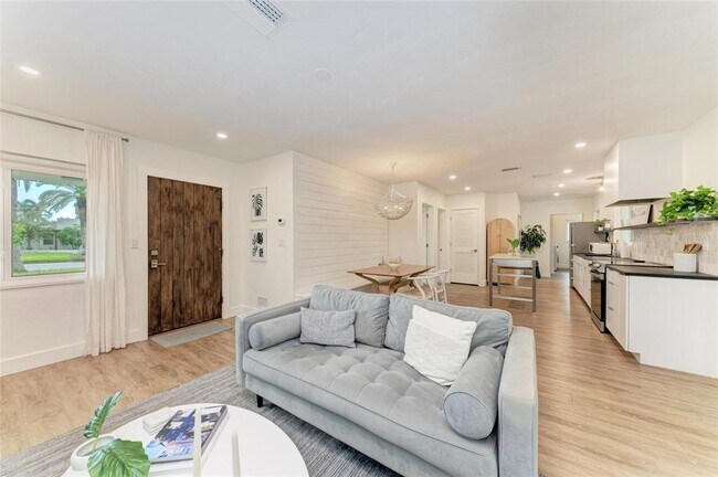 Photo - 302 San Marco Dr