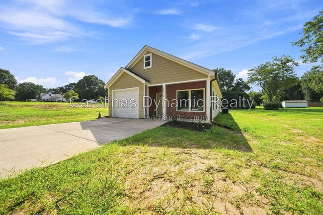 Photo - 1533 S Battleground Ave