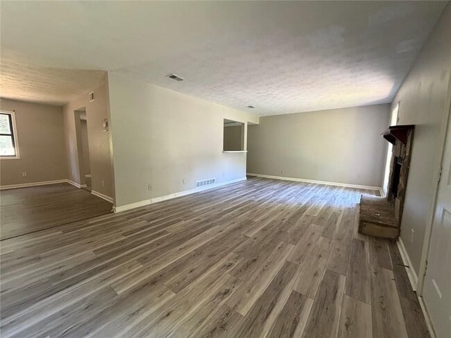 Photo - 1386 Williamsburg Ln