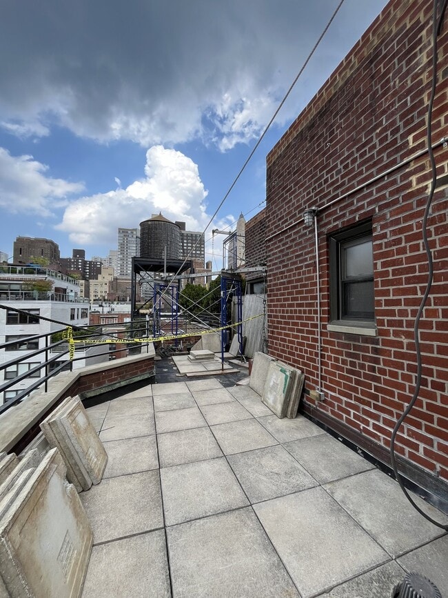 Photo - 20 Beekman Pl Unit 5B