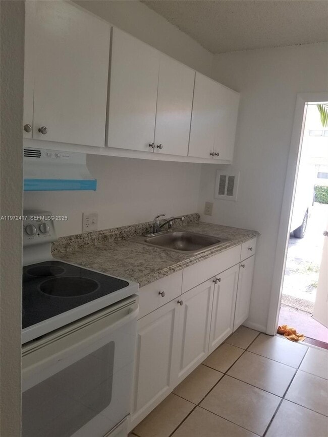 Photo - 850 E Commercial Blvd Unit 139E