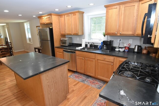 Photo - 139 Hewitt Rd