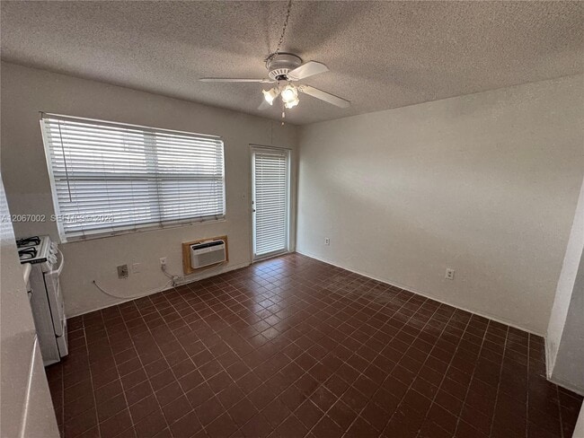 Photo - 524 Washington Ave Unit 311