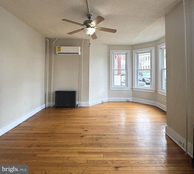 Building Photo - 211 S Maple Ave