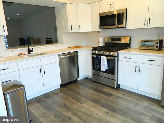 Photo - 82 Pebble Ln