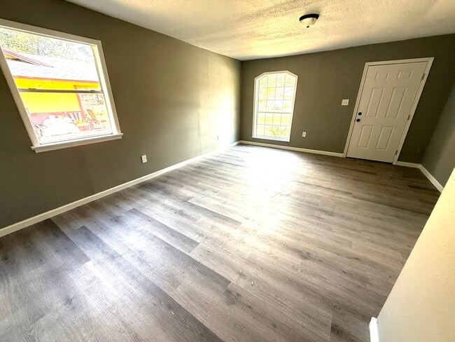 Photo - 3831 Morningview Dr