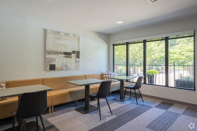 Community Clubhouse - Richmond Hills Apartments