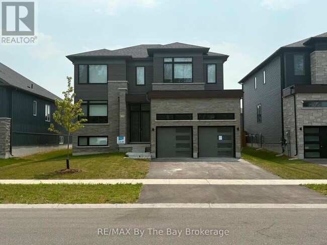 Photo - 218 Mapleside Dr