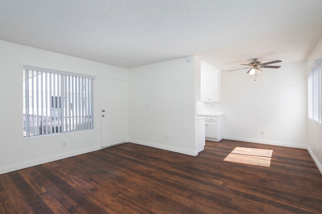 Photo - Twin Oaks Apartments