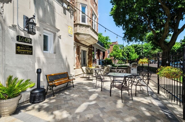 Photo - 1609 W Sherwin Ave