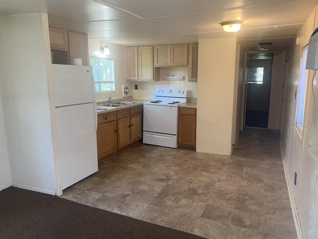 Photo - 2220 Christy Ln