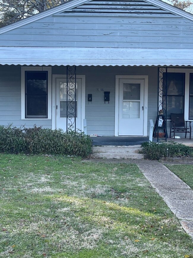 Photo - 2310 Scovell-B